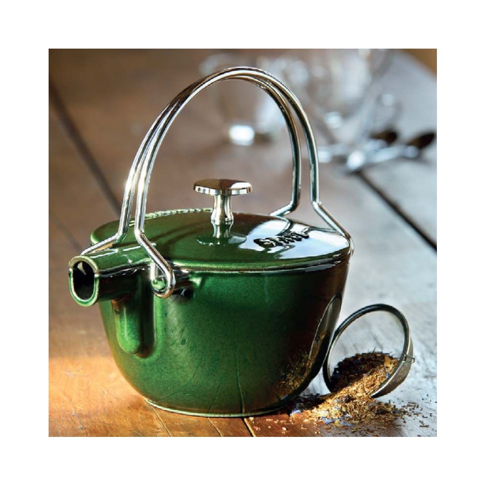 Staub on sale tea kettle