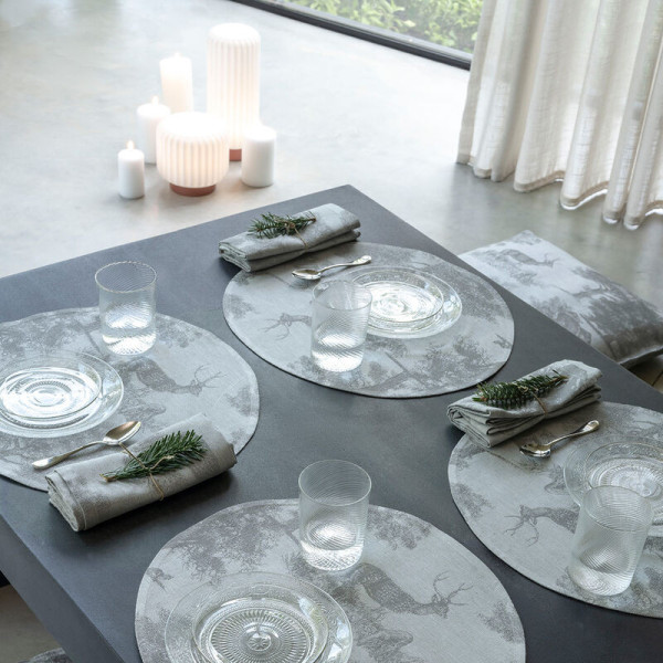 Le Jacquard Français 4 Souveraine round placemats - 3 colors