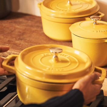 Staub cast iron cocotte round Lemon - 5 diameters