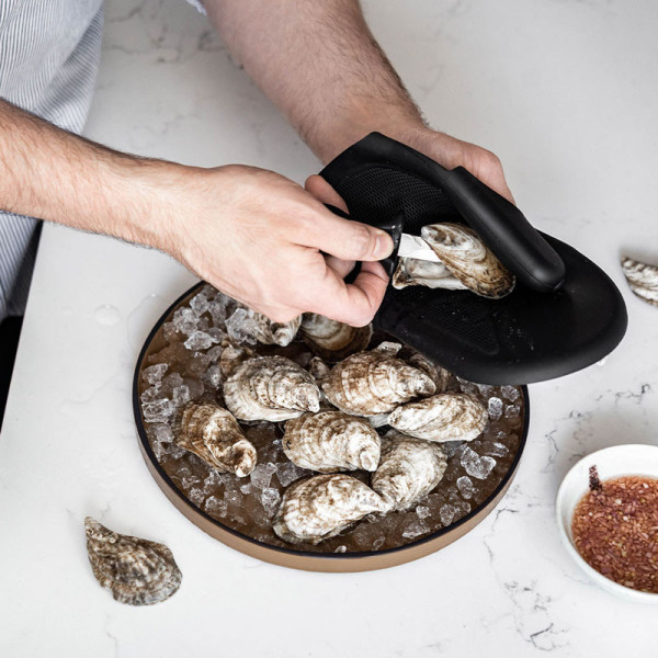 DE BUYER Oyster Mitt in Black Silicone - 2 Models
